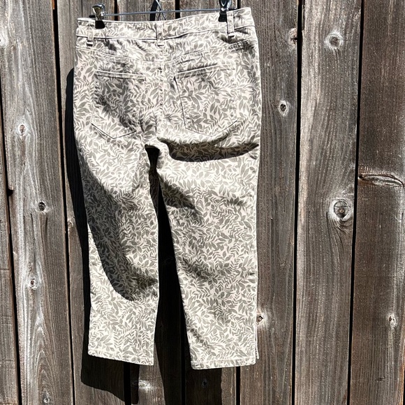 Christopher & Banks cropped pants size 4 - Picture 14 of 16